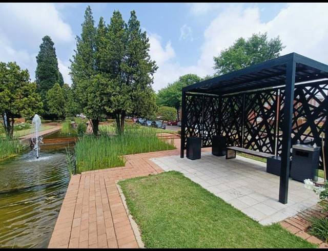 BUSINESS PROPERTY TO RENT IN BRYANSTON